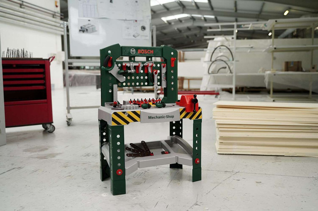 Velká dílna Bosch s dětským nářadím 77 položek Klein 8574