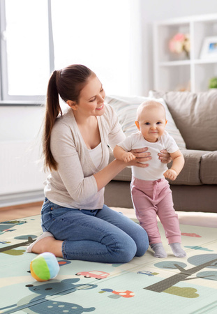 Humbi Tlustá vzdělávací podložka 2W1 z XPE pěny 200x180x1 pastelová silnice stromy jelen kontrastní obrázky