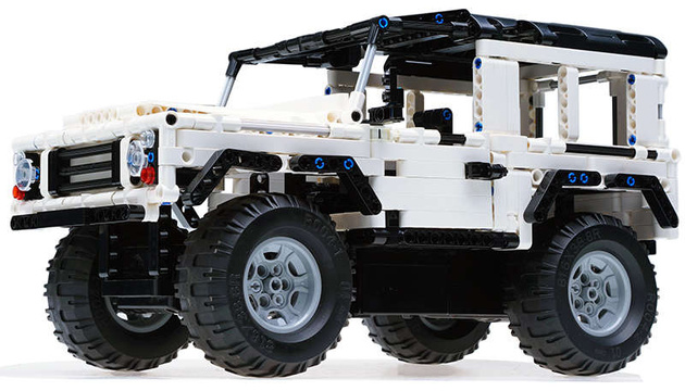 CaDA Stavební kostky dálkově ovládaný bílý džíp RC 533 dílků