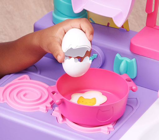 Gabby's Dollhouse Interaktivní kuchyňka Cakey 90cm 23 prvků, vařte s Gabi