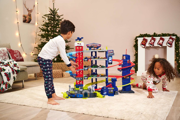 Duży Zestaw Wielki Wielofunkcyjny Garaż Super Centrum Pościgu + 4 kolorowe auta radiowóz i niebieski pociąg Światło Dźwięk