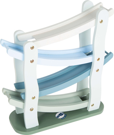 Malá dřevěná skluzavka s vozidly