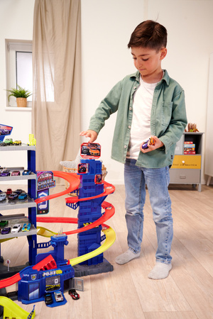 Duży Zestaw Wielki Wielofunkcyjny Garaż Super Centrum Pościgu + 4 kolorowe auta radiowóz i niebieski pociąg Światło Dźwięk
