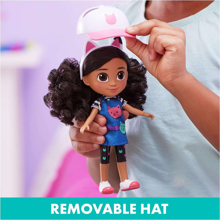 Gabi Kočičí domeček Gabby Panenka velká s kloboukem a gumičkou do vlasů kočičí uši 20 cm