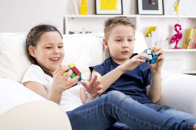 Sada 2v1 klasická Rubikova kostka originální hlavolam Rubik's kostka 2x2 a 3x3 Spin Master