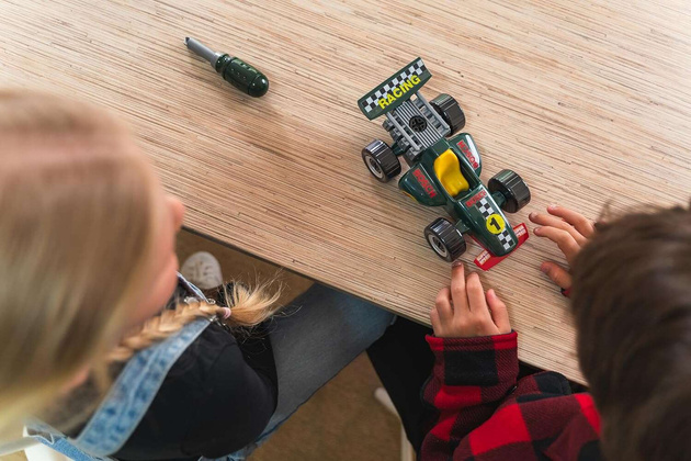 Kufřík s autíčkem a šroubovákem Bosch pro děti Klein