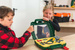 Kufřík s autíčkem a šroubovákem Bosch pro děti Klein