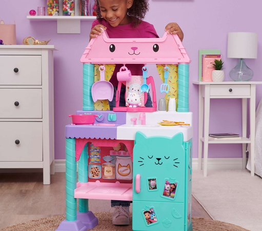 Gabby's Dollhouse Interaktivní kuchyňka Cakey 90cm 23 prvků, vařte s Gabi