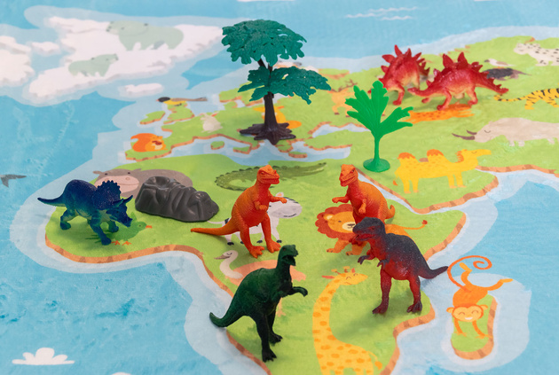 Divoká sada figurek dinosaurů v kontejneru 40 kusů