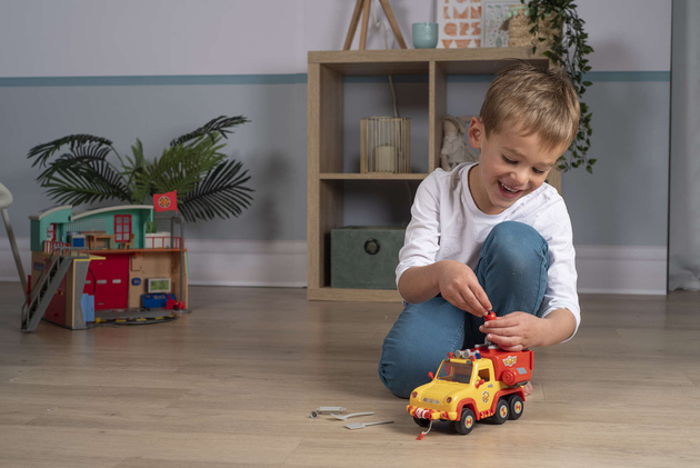 Strażak Sam pojazd strażacki Venus 2.0 z figurką Penny światło i dźwięk