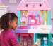 Gabby's Dollhouse Interaktivní kuchyňka Cakey 90cm 23 prvků, vařte s Gabi