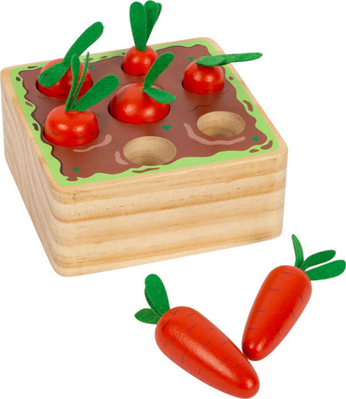 Dřevěný třídič tvarů mrkve