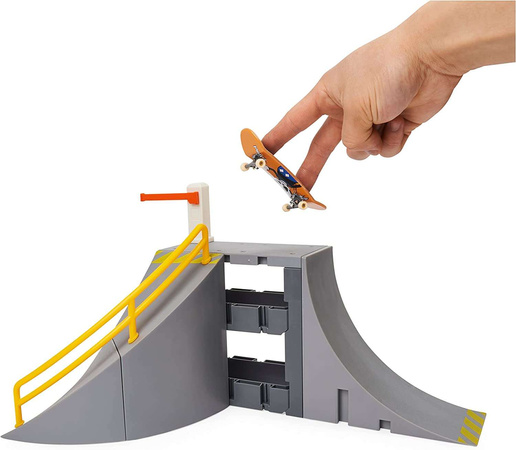 Tech Deck sada hmatníků Ramp SK8 Garage + skateboard