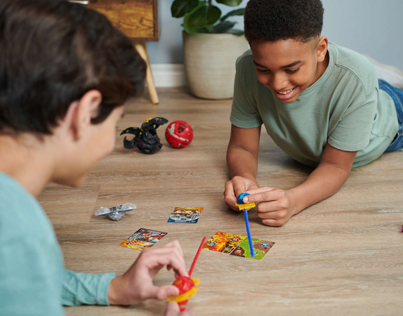 Bakugan Bojové balení Speciální útok Nillious a Mantid + figurky Bruiser Octogan Trox